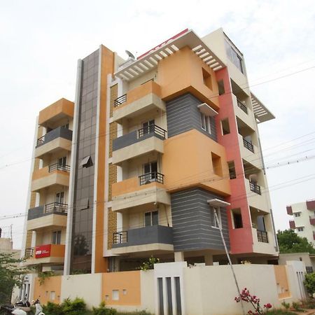 Готель Oyo Flagship 31042 Sunil Residency Коямпутур Екстер'єр фото