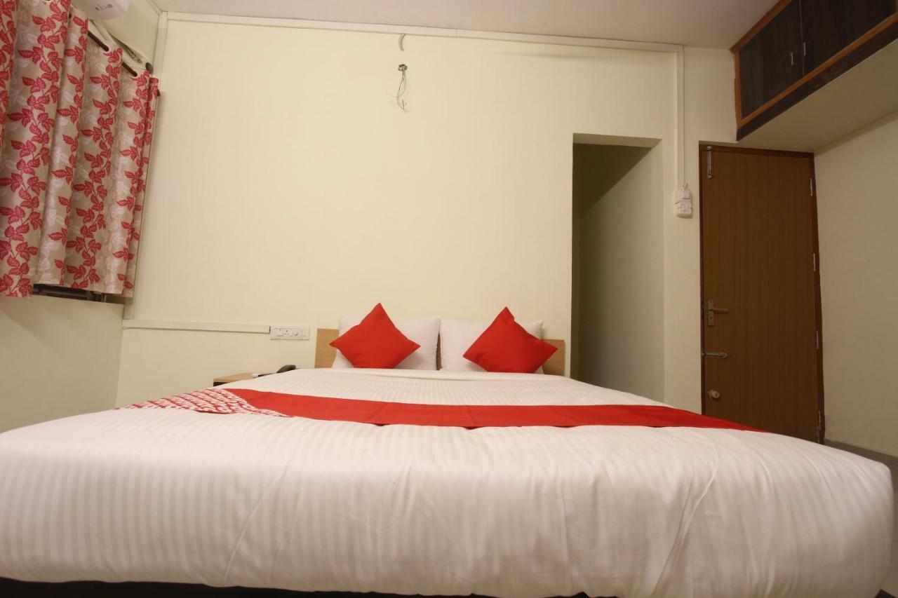 Готель Oyo Flagship 31042 Sunil Residency Коямпутур Екстер'єр фото