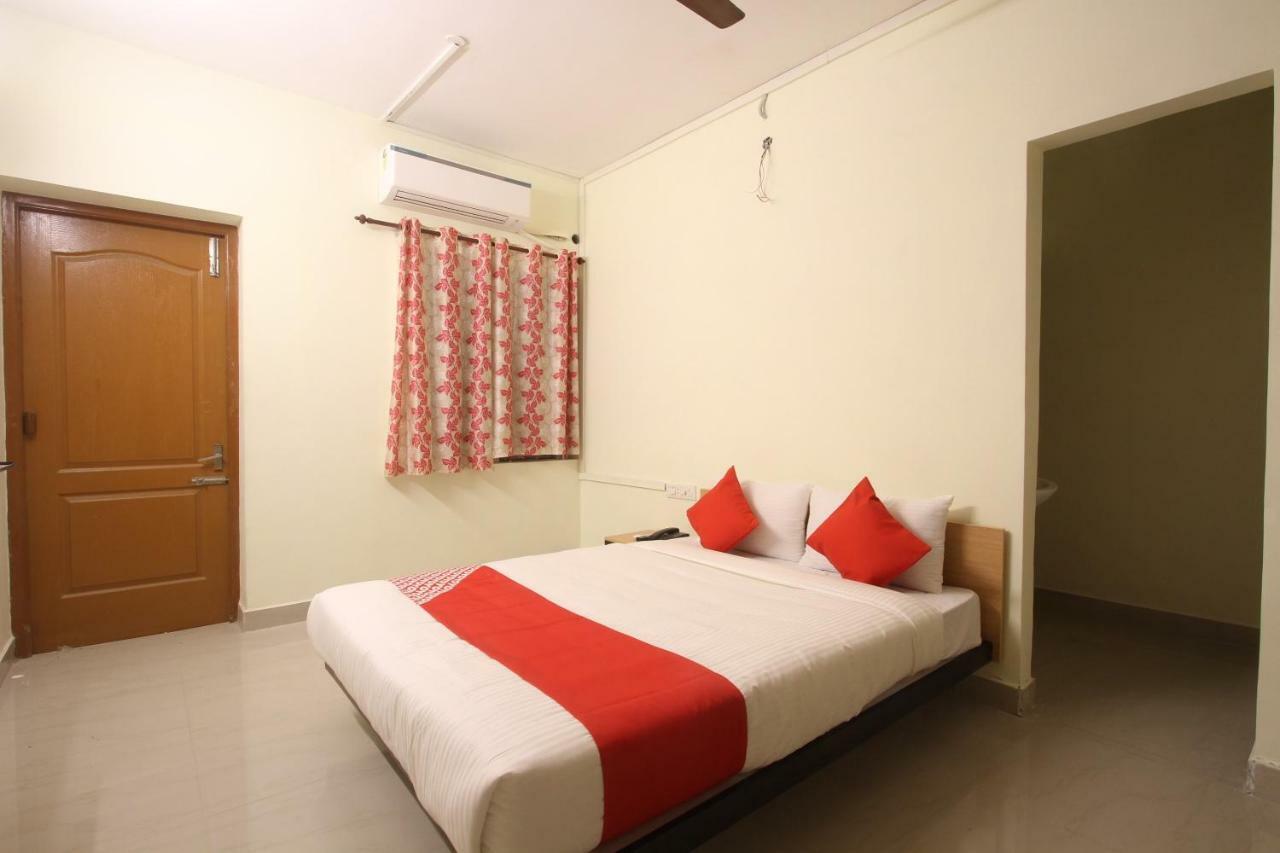 Готель Oyo Flagship 31042 Sunil Residency Коямпутур Екстер'єр фото