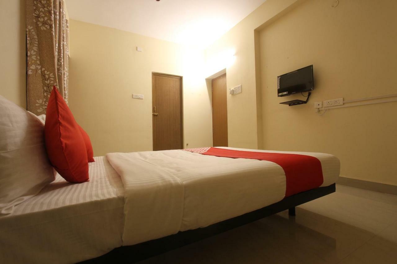 Готель Oyo Flagship 31042 Sunil Residency Коямпутур Екстер'єр фото